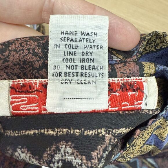 Vintage Stunt Collections Aztec Button Up Shirt Women Small 100% Silk Oversized - Picture 7 of 10